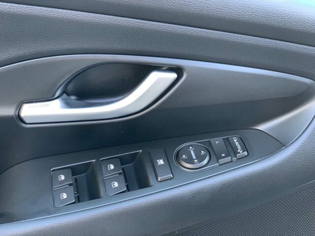 Белый Хендай i30, объемом двигателя 1.4 л и пробегом 90 тыс. км за 14990 $, фото 10 на Automoto.ua