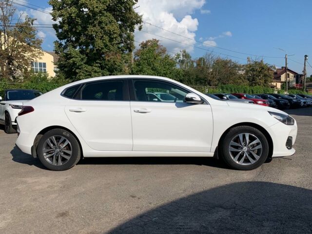 Белый Хендай i30, объемом двигателя 1.4 л и пробегом 90 тыс. км за 14990 $, фото 3 на Automoto.ua