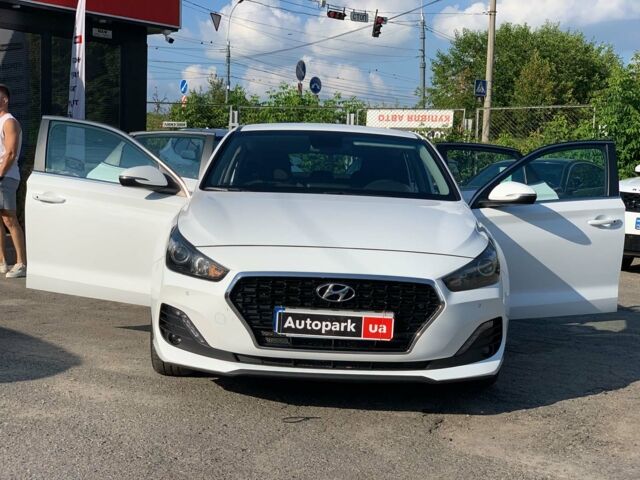 Белый Хендай i30, объемом двигателя 1.4 л и пробегом 90 тыс. км за 14990 $, фото 5 на Automoto.ua