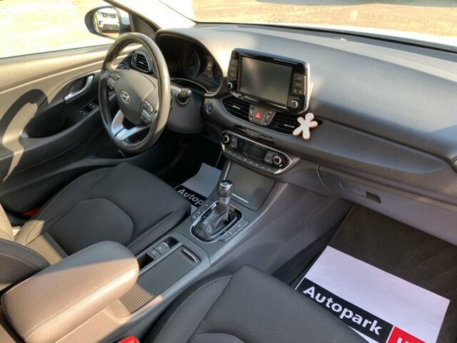 Белый Хендай i30, объемом двигателя 1.4 л и пробегом 90 тыс. км за 14990 $, фото 13 на Automoto.ua