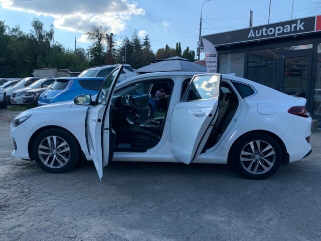 Белый Хендай i30, объемом двигателя 1.4 л и пробегом 90 тыс. км за 14990 $, фото 8 на Automoto.ua