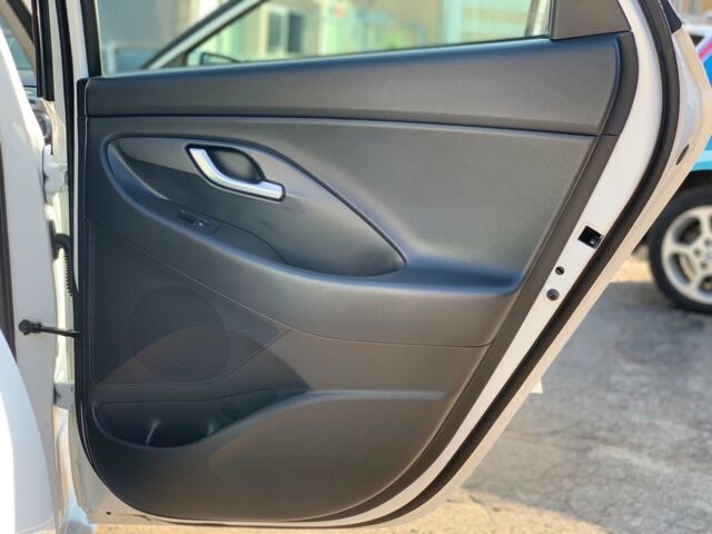 Белый Хендай i30, объемом двигателя 1.4 л и пробегом 90 тыс. км за 14990 $, фото 24 на Automoto.ua