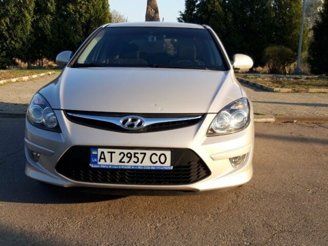 Бежевый Хендай i30, объемом двигателя 0 л и пробегом 110 тыс. км за 6800 $, фото 16 на Automoto.ua