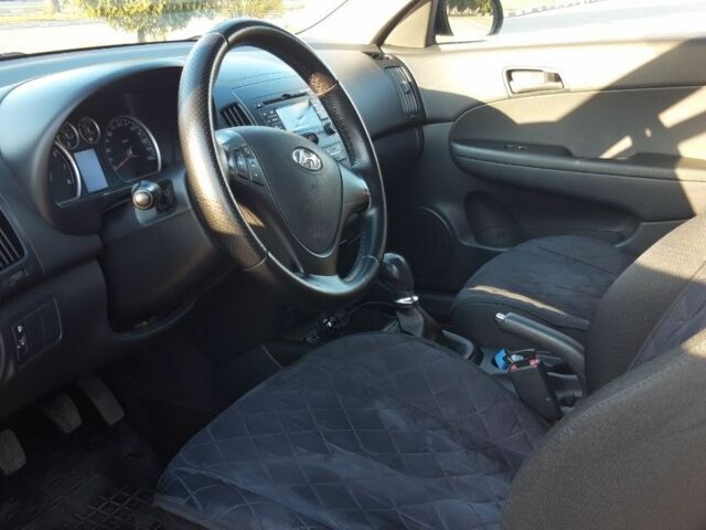 Бежевый Хендай i30, объемом двигателя 0 л и пробегом 110 тыс. км за 6800 $, фото 7 на Automoto.ua