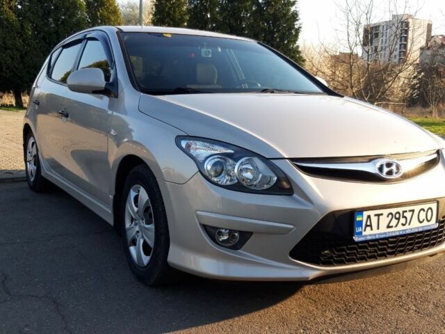 Бежевый Хендай i30, объемом двигателя 0 л и пробегом 110 тыс. км за 6800 $, фото 17 на Automoto.ua