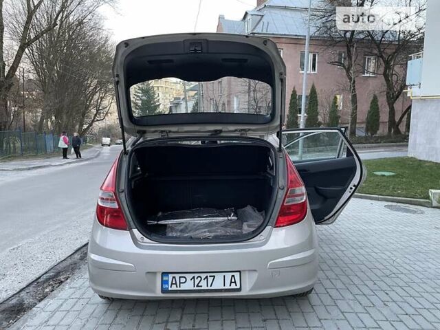 Бежевый Хендай i30, объемом двигателя 1.4 л и пробегом 199 тыс. км за 5100 $, фото 17 на Automoto.ua