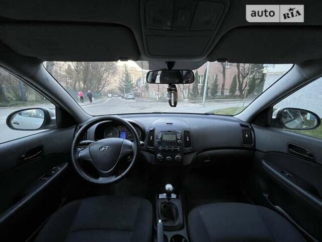 Бежевый Хендай i30, объемом двигателя 1.4 л и пробегом 199 тыс. км за 5100 $, фото 11 на Automoto.ua