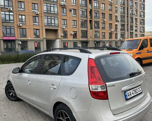 Бежевый Хендай i30, объемом двигателя 1.6 л и пробегом 260 тыс. км за 6700 $, фото 6 на Automoto.ua
