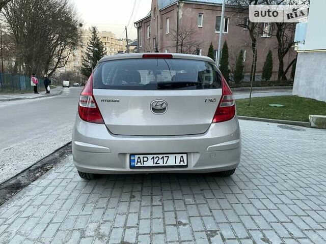 Бежевый Хендай i30, объемом двигателя 1.4 л и пробегом 199 тыс. км за 5100 $, фото 4 на Automoto.ua