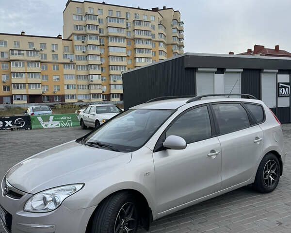 Бежевый Хендай i30, объемом двигателя 1.6 л и пробегом 260 тыс. км за 6700 $, фото 10 на Automoto.ua