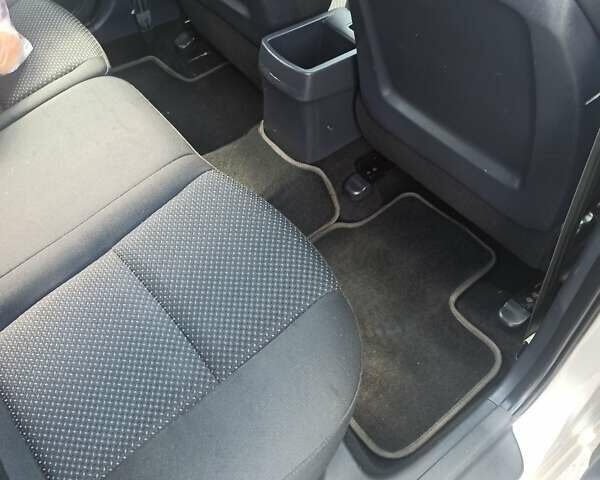 Бежевый Хендай i30, объемом двигателя 1.4 л и пробегом 195 тыс. км за 5700 $, фото 9 на Automoto.ua