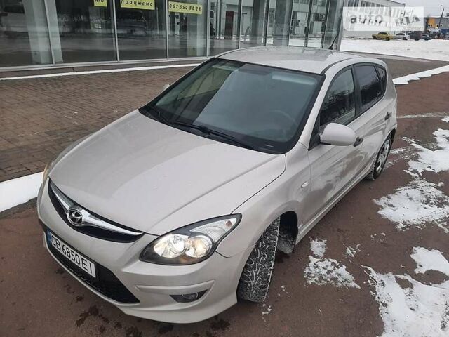 Бежевий Хендай i30, об'ємом двигуна 1.6 л та пробігом 129 тис. км за 7700 $, фото 10 на Automoto.ua