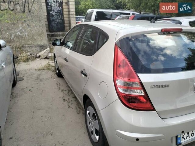 Бежевий Хендай i30, об'ємом двигуна 1.59 л та пробігом 155 тис. км за 6100 $, фото 20 на Automoto.ua