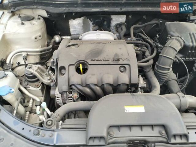 Бежевий Хендай i30, об'ємом двигуна 1.59 л та пробігом 155 тис. км за 6100 $, фото 6 на Automoto.ua
