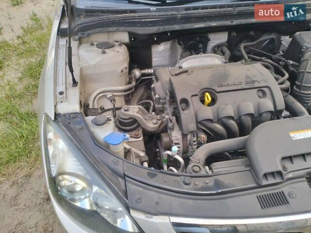 Бежевий Хендай i30, об'ємом двигуна 1.59 л та пробігом 155 тис. км за 6100 $, фото 2 на Automoto.ua