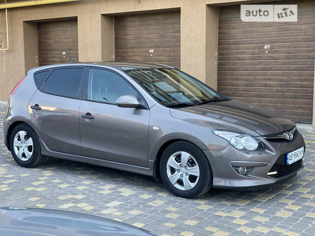 Бежевый Хендай i30, объемом двигателя 1.6 л и пробегом 146 тыс. км за 8999 $, фото 3 на Automoto.ua
