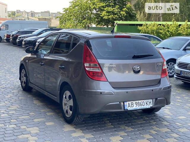 Бежевый Хендай i30, объемом двигателя 1.6 л и пробегом 146 тыс. км за 8999 $, фото 5 на Automoto.ua