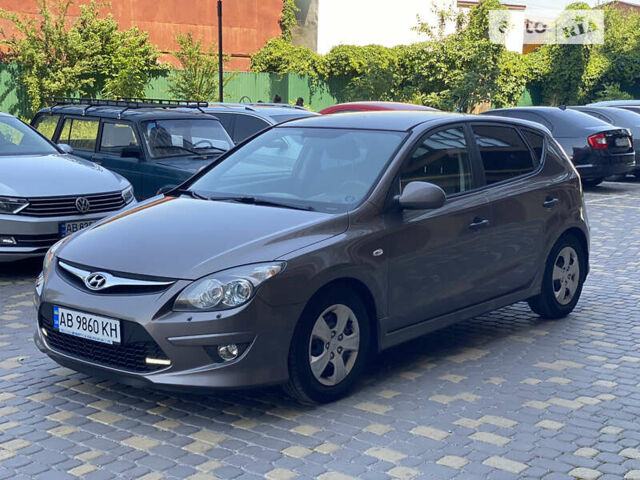 Бежевый Хендай i30, объемом двигателя 1.6 л и пробегом 146 тыс. км за 8999 $, фото 7 на Automoto.ua