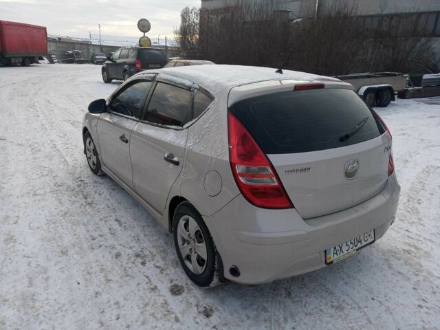 Бежевий Хендай i30, об'ємом двигуна 0.16 л та пробігом 213 тис. км за 5600 $, фото 3 на Automoto.ua