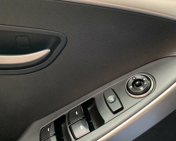 Бежевый Хендай i30, объемом двигателя 1.6 л и пробегом 118 тыс. км за 11000 $, фото 37 на Automoto.ua