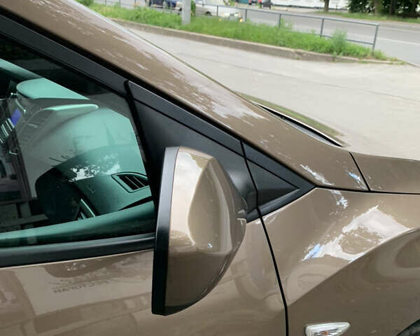 Бежевый Хендай i30, объемом двигателя 1.6 л и пробегом 118 тыс. км за 11000 $, фото 46 на Automoto.ua