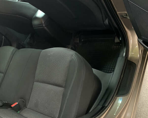 Бежевый Хендай i30, объемом двигателя 1.6 л и пробегом 118 тыс. км за 11000 $, фото 52 на Automoto.ua