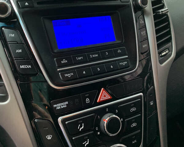 Бежевый Хендай i30, объемом двигателя 1.6 л и пробегом 118 тыс. км за 11000 $, фото 34 на Automoto.ua