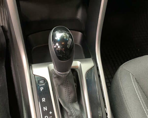 Бежевый Хендай i30, объемом двигателя 1.6 л и пробегом 118 тыс. км за 11000 $, фото 35 на Automoto.ua