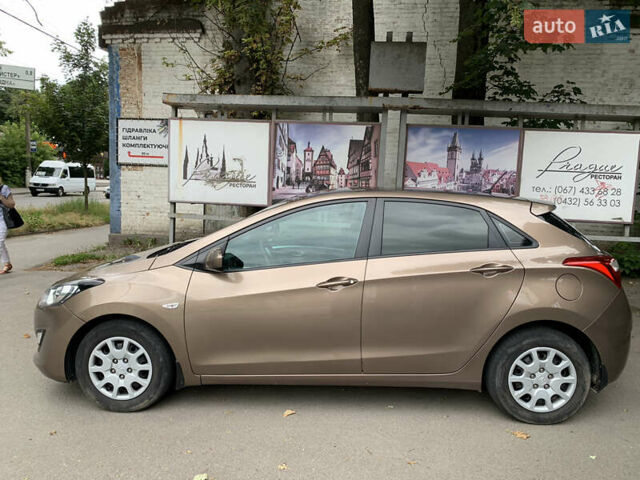 Бежевый Хендай i30, объемом двигателя 1.6 л и пробегом 118 тыс. км за 11000 $, фото 4 на Automoto.ua