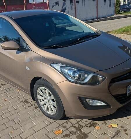 Бежевий Хендай i30, об'ємом двигуна 1.4 л та пробігом 156 тис. км за 8000 $, фото 2 на Automoto.ua
