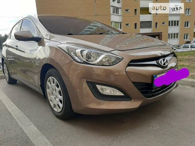 Бежевий Хендай i30, об'ємом двигуна 1.4 л та пробігом 160 тис. км за 7650 $, фото 1 на Automoto.ua