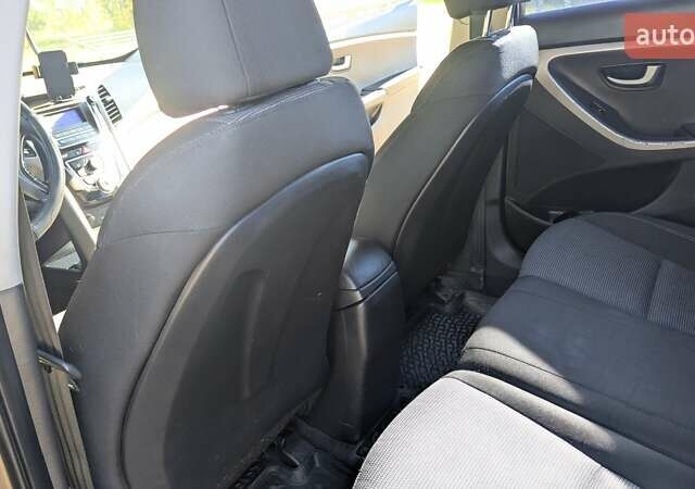 Бежевий Хендай i30, об'ємом двигуна 1.4 л та пробігом 156 тис. км за 8000 $, фото 12 на Automoto.ua