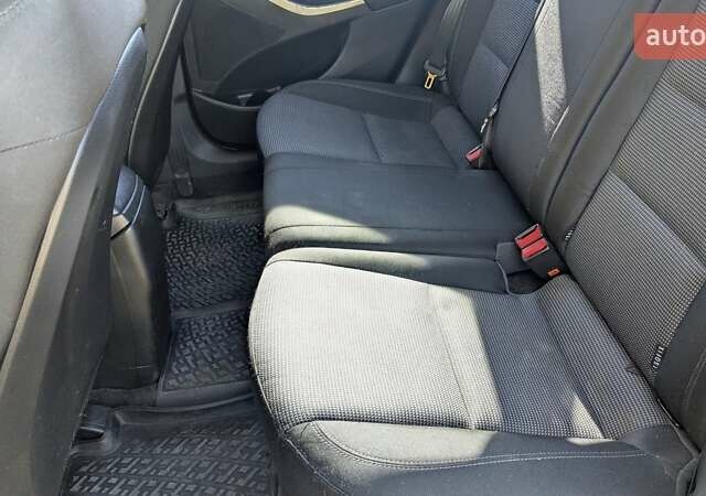 Бежевий Хендай i30, об'ємом двигуна 1.4 л та пробігом 156 тис. км за 8000 $, фото 13 на Automoto.ua