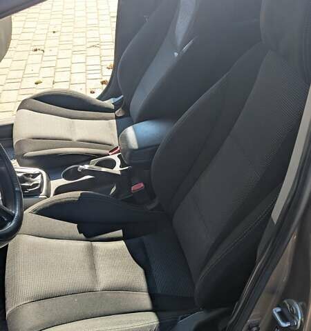 Бежевий Хендай i30, об'ємом двигуна 1.4 л та пробігом 156 тис. км за 8000 $, фото 9 на Automoto.ua