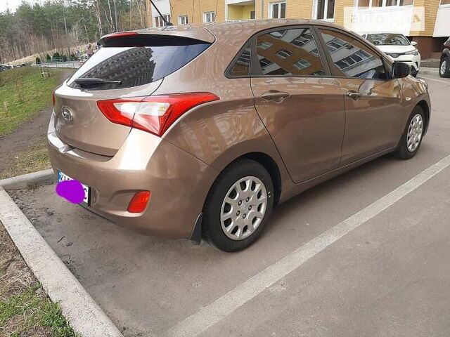 Бежевий Хендай i30, об'ємом двигуна 1.4 л та пробігом 160 тис. км за 7650 $, фото 2 на Automoto.ua