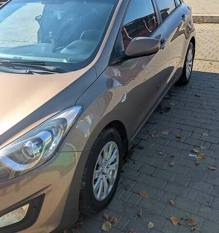 Бежевий Хендай i30, об'ємом двигуна 1.4 л та пробігом 156 тис. км за 8000 $, фото 1 на Automoto.ua