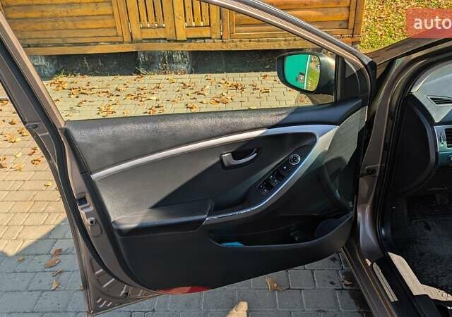 Бежевий Хендай i30, об'ємом двигуна 1.4 л та пробігом 156 тис. км за 8000 $, фото 10 на Automoto.ua