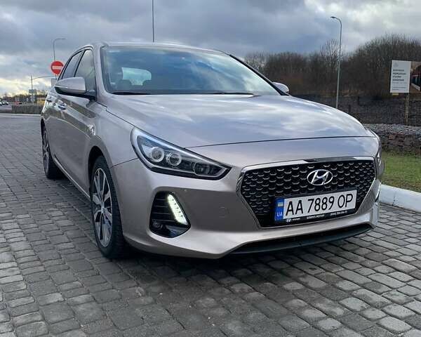 Бежевий Хендай i30, об'ємом двигуна 1.59 л та пробігом 25 тис. км за 15000 $, фото 1 на Automoto.ua