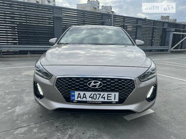 Бежевий Хендай i30, об'ємом двигуна 1.6 л та пробігом 28 тис. км за 16900 $, фото 8 на Automoto.ua