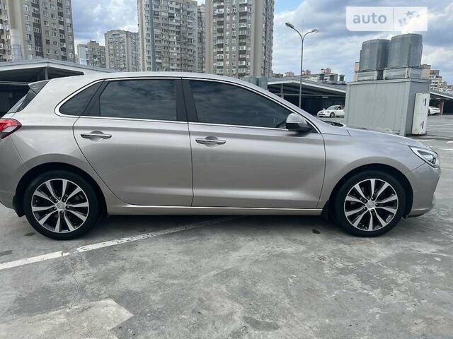 Бежевий Хендай i30, об'ємом двигуна 1.6 л та пробігом 28 тис. км за 16900 $, фото 6 на Automoto.ua