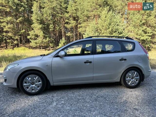 Бежевый Хендай i30, объемом двигателя 1.6 л и пробегом 240 тыс. км за 5300 $, фото 8 на Automoto.ua