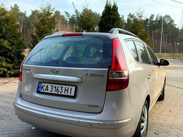 Бежевый Хендай i30, объемом двигателя 2 л и пробегом 288 тыс. км за 4500 $, фото 5 на Automoto.ua