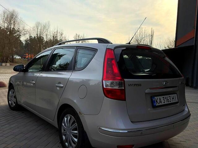 Бежевый Хендай i30, объемом двигателя 2 л и пробегом 288 тыс. км за 4500 $, фото 3 на Automoto.ua