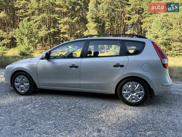 Бежевый Хендай i30, объемом двигателя 1.6 л и пробегом 240 тыс. км за 5300 $, фото 7 на Automoto.ua