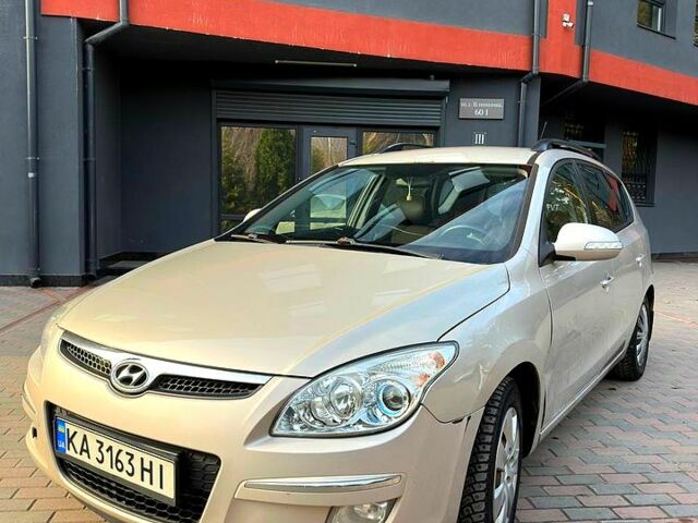 Бежевый Хендай i30, объемом двигателя 2 л и пробегом 288 тыс. км за 4500 $, фото 4 на Automoto.ua