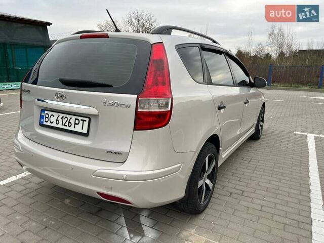 Бежевый Хендай i30, объемом двигателя 1.59 л и пробегом 283 тыс. км за 7400 $, фото 3 на Automoto.ua