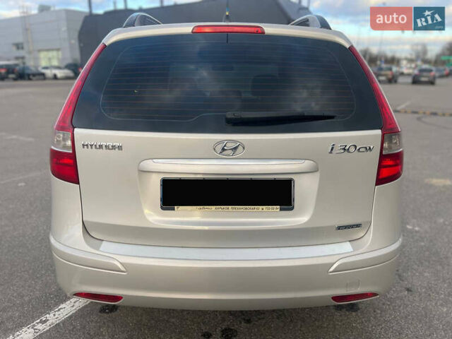 Бежевый Хендай i30, объемом двигателя 1.58 л и пробегом 192 тыс. км за 8300 $, фото 11 на Automoto.ua