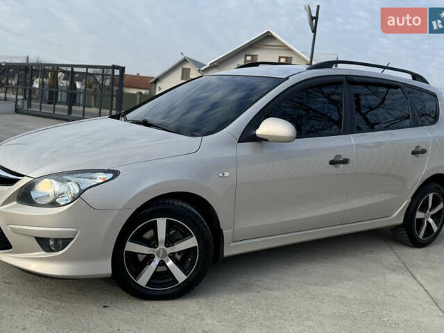 Бежевый Хендай i30, объемом двигателя 1.58 л и пробегом 282 тыс. км за 7899 $, фото 8 на Automoto.ua