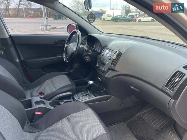 Бежевый Хендай i30, объемом двигателя 1.58 л и пробегом 192 тыс. км за 8300 $, фото 27 на Automoto.ua