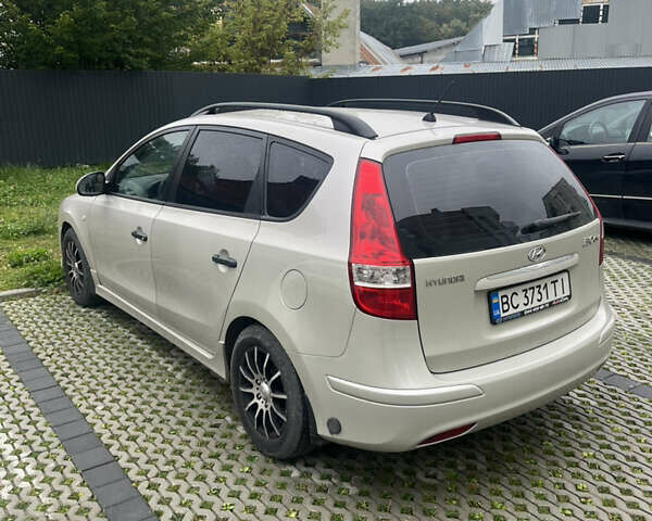Бежевый Хендай i30, объемом двигателя 1.6 л и пробегом 137 тыс. км за 7700 $, фото 3 на Automoto.ua